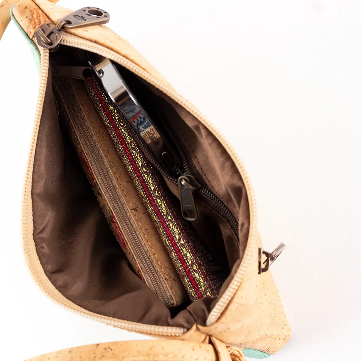 Mala de Tamanho Médio em Cortiça e de Linhas Retangulares