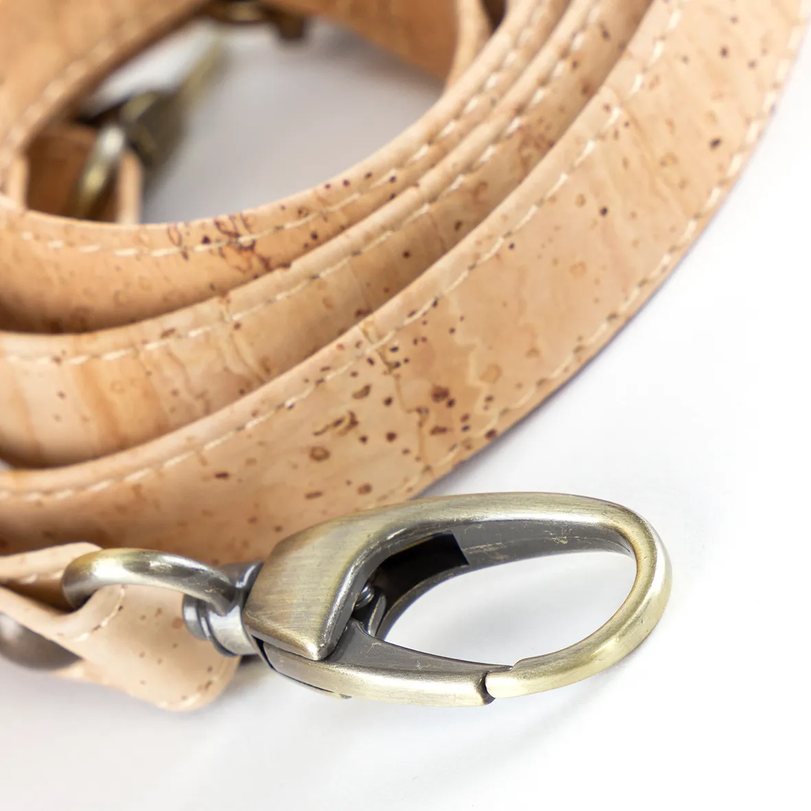 Cork handbag, with two handles and a shoulder strap