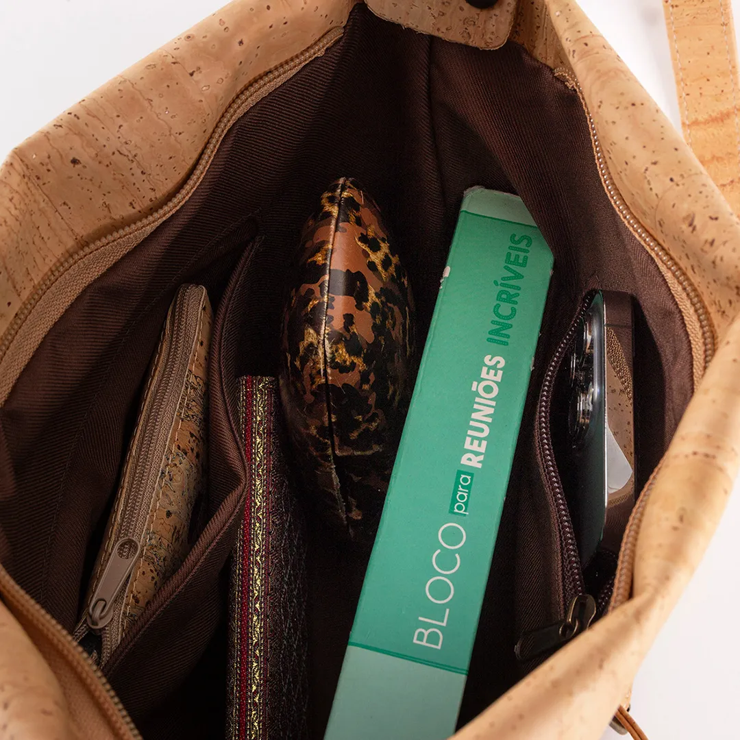 461c36 - Mala de tiracolo em cortiça