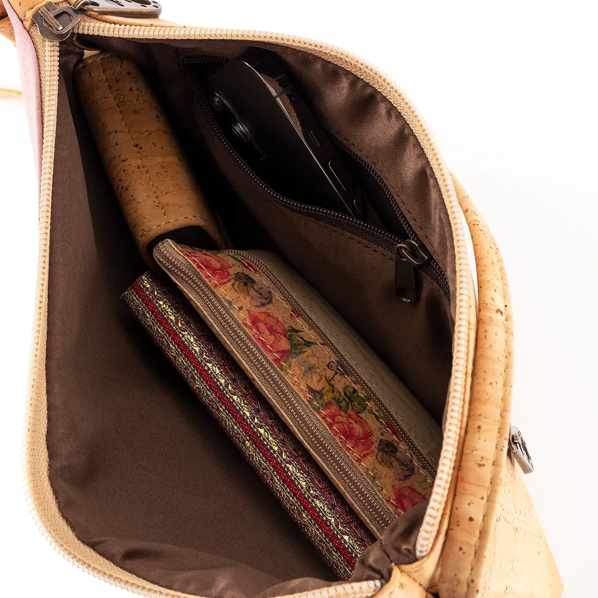 Mala em Cortiça de Tiracolo, Tamanho Médio, com Padrão Geométrico