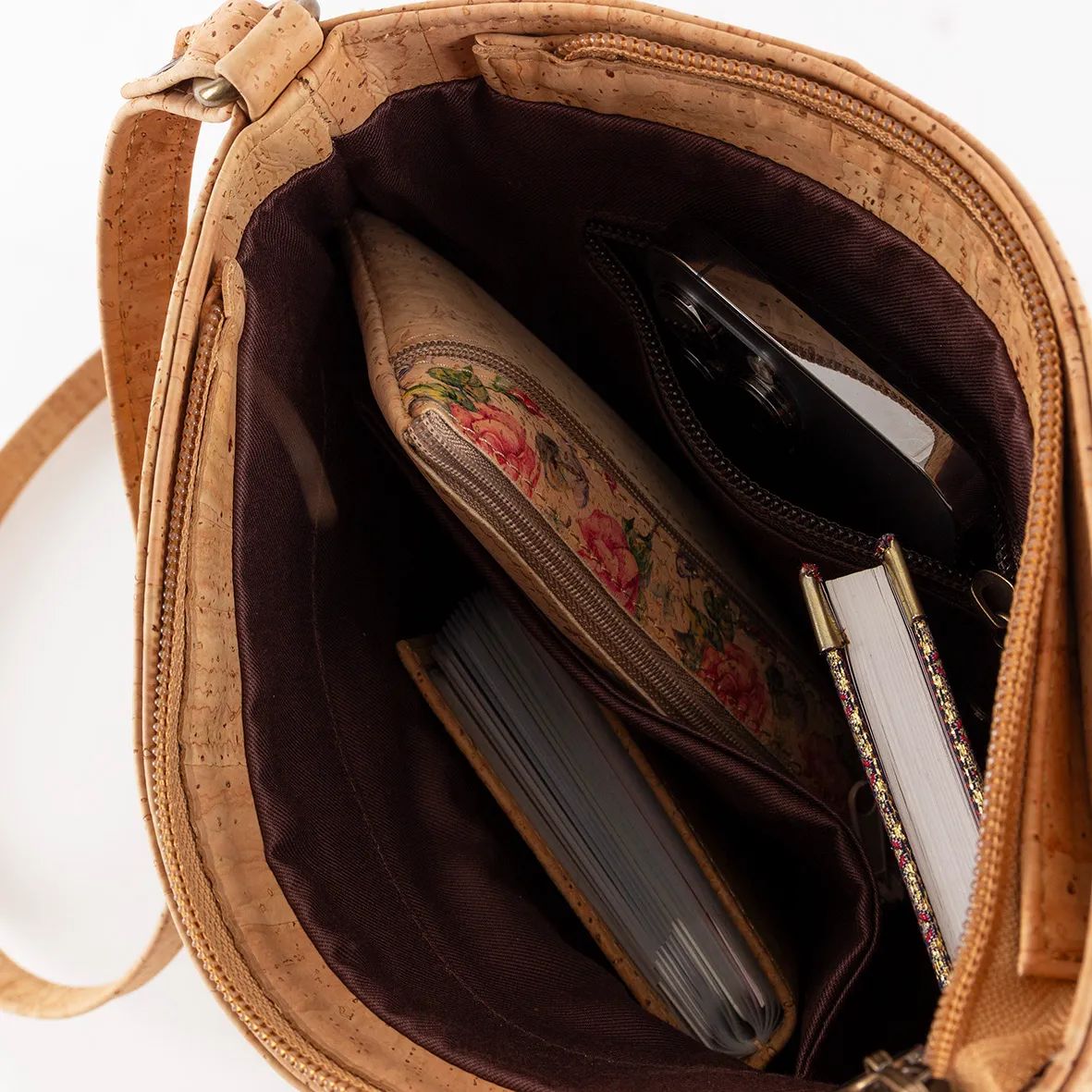 Eco-Friendly Cork Shoulder Bag with Geometric Rhombus Pattern