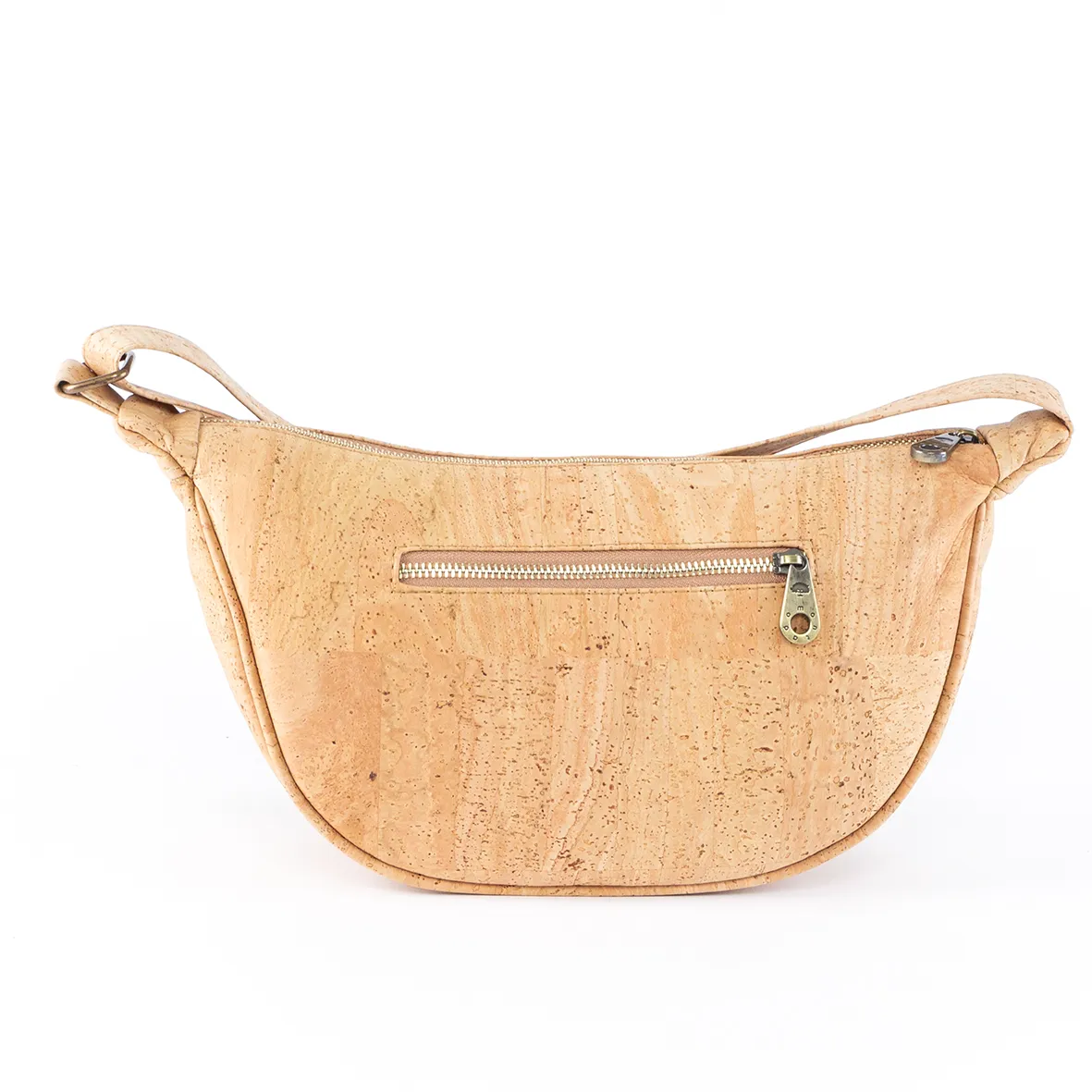 Mala de tiracolo em cortiça em forma de meia-lua