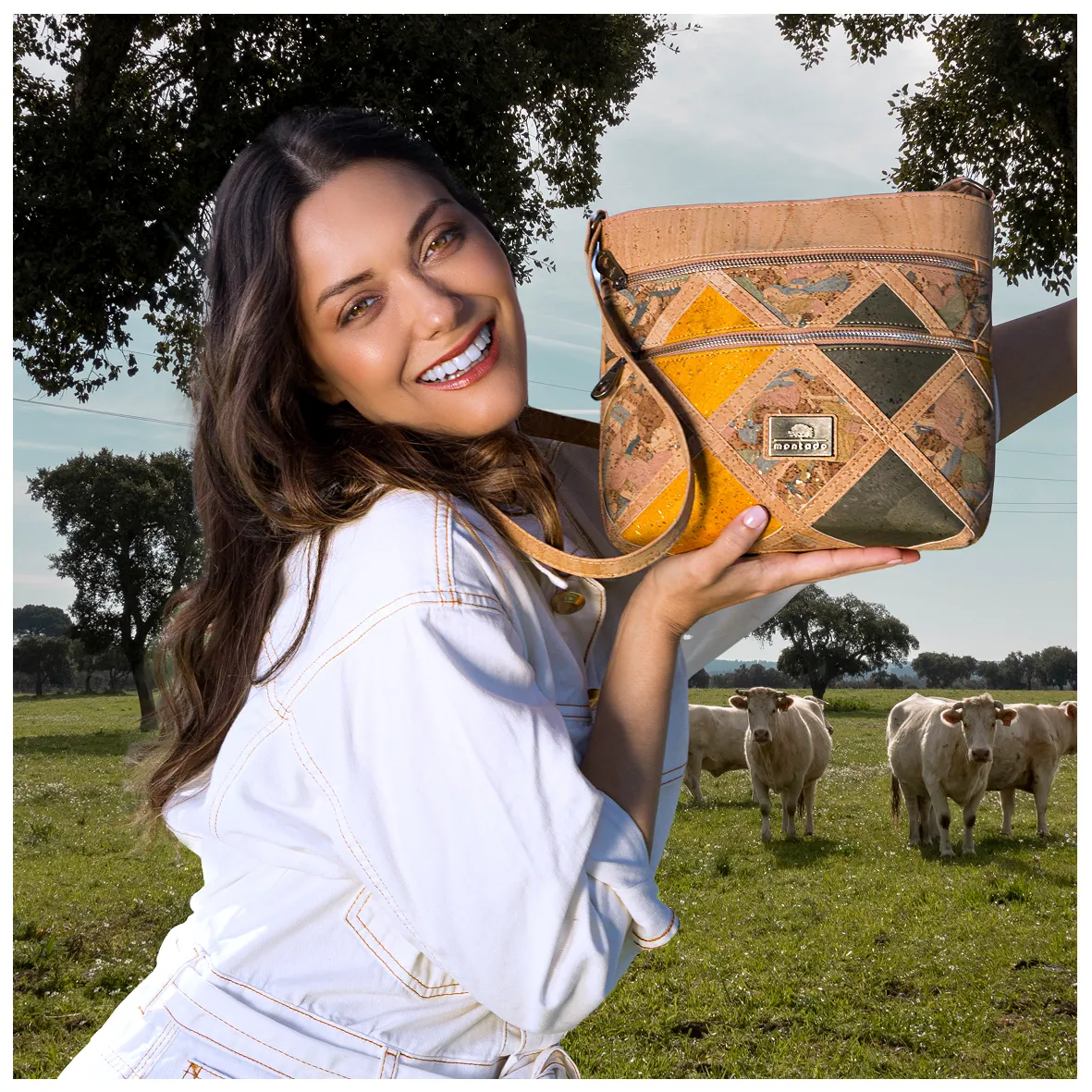 Mala de Tiracolo em Cortiça com 2 Bolsos Frontais, Leve e Prática