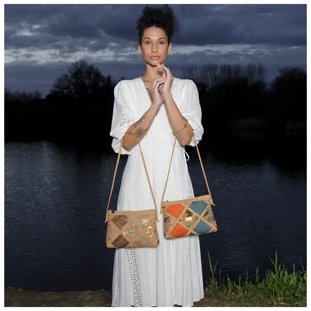 Mala em Cortiça de Tiracolo, Tamanho Médio, com Padrão Geométrico