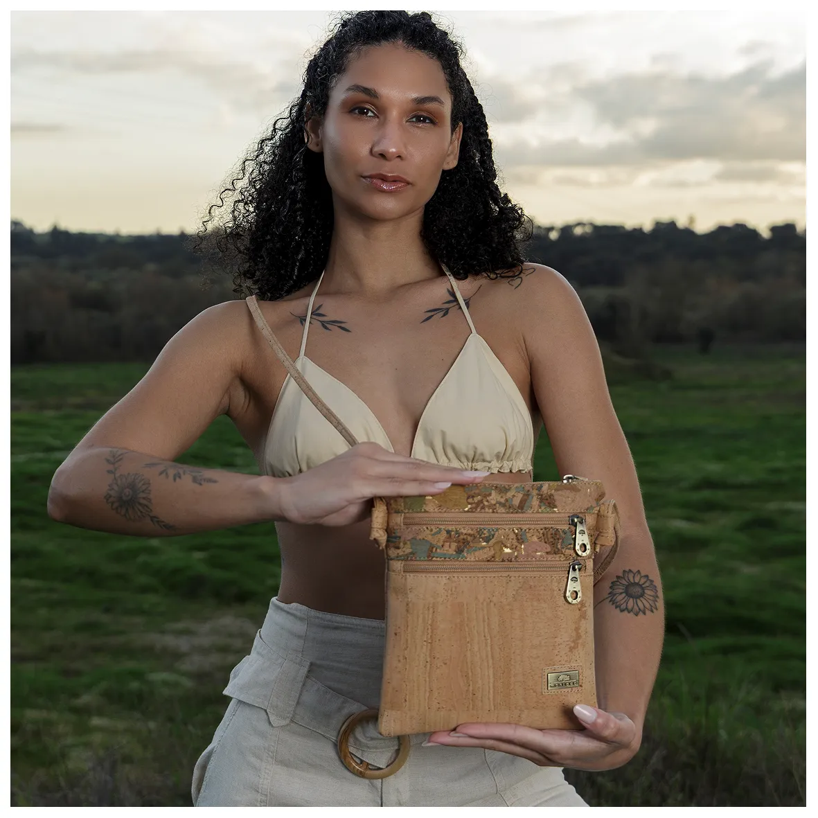 Mala de Tiracolo em Cortiça com Múltiplos Bolsos