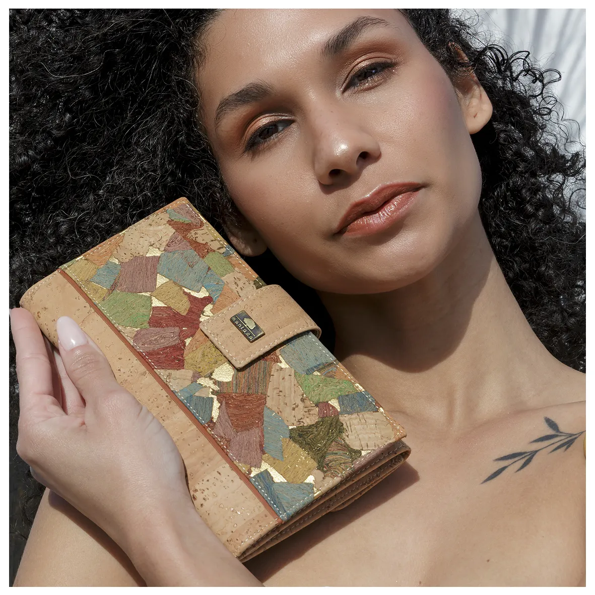 Porta-Moedas em Cortiça, Tamanho Grande e Estruturado, com Proteção Anti-roubo RFID